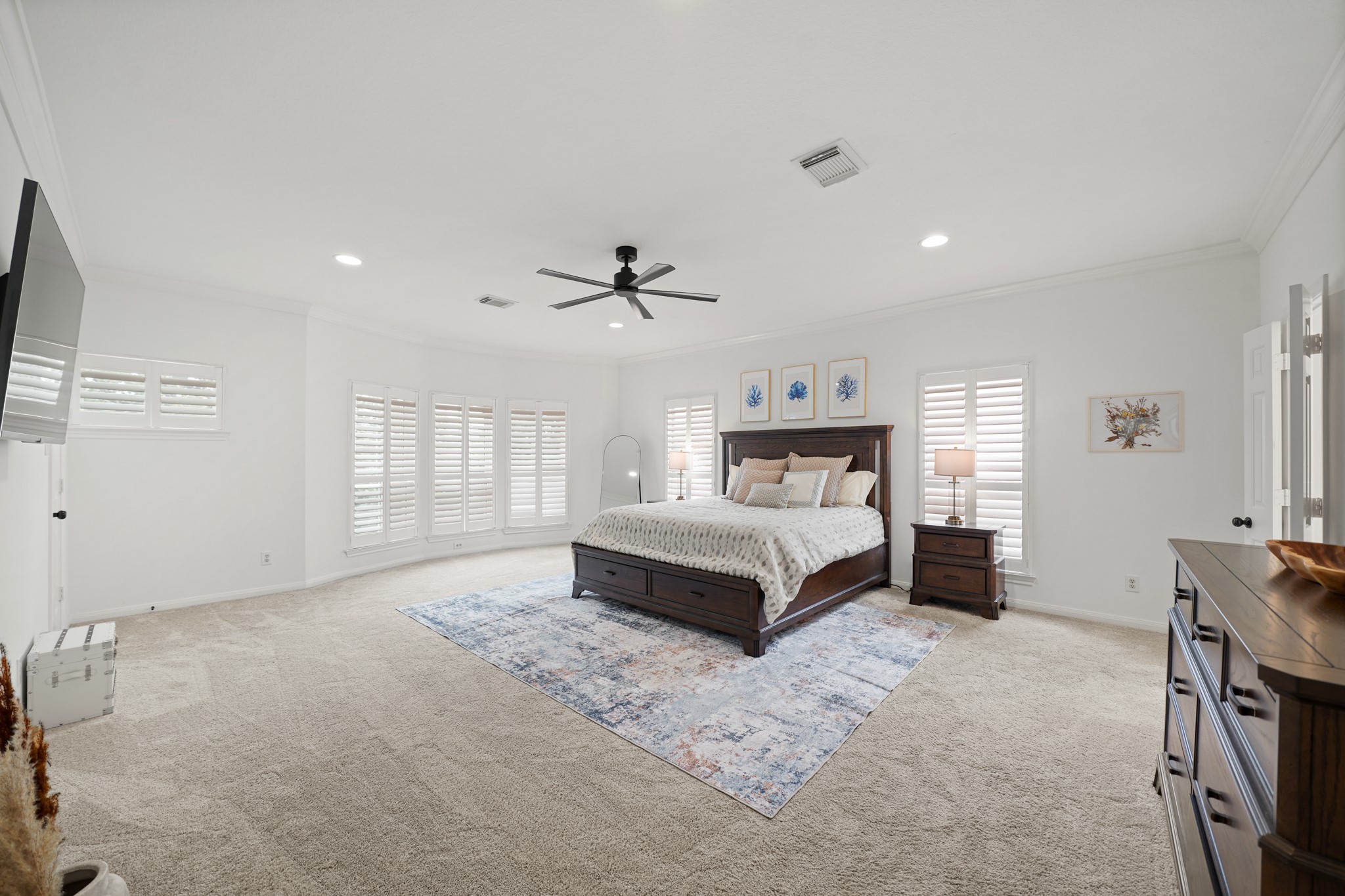 1330 Malone Street Houston, TX 77007 - Photo 17 of 23 Add a crib or peleton to the primary suite, if needed. This is a great space!