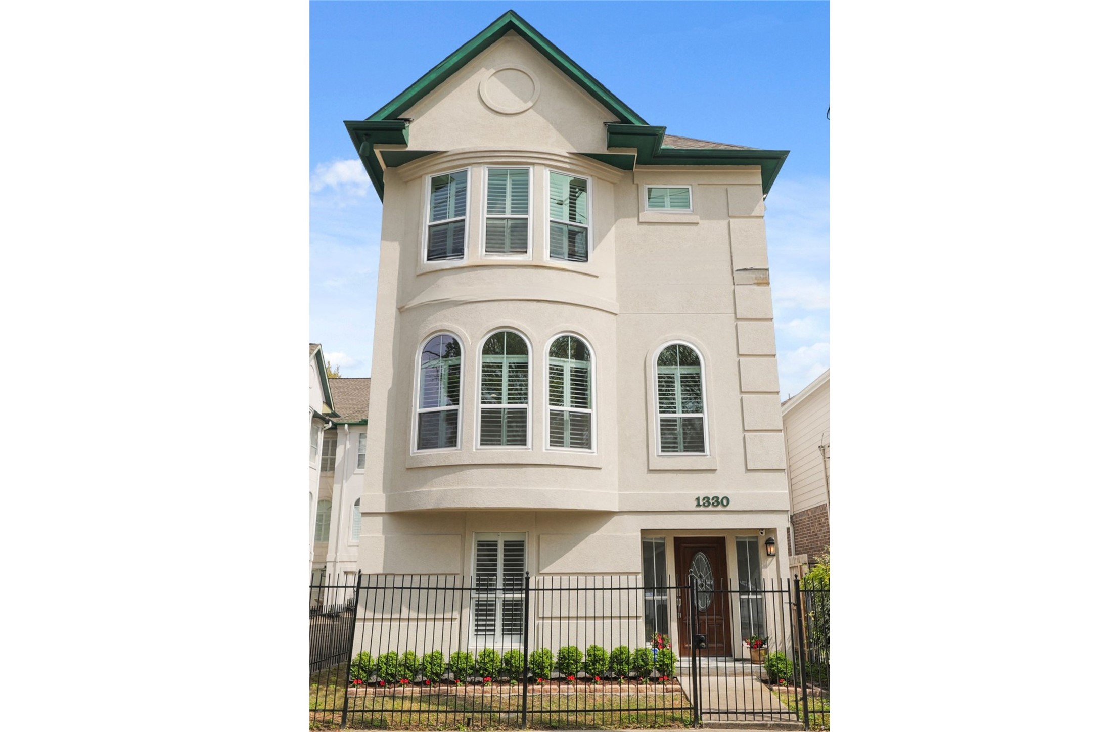 1330 Malone Street Houston, TX 77007 - Photo 22 of 23 You will love this location--Close to restaurants, retail and recreation.