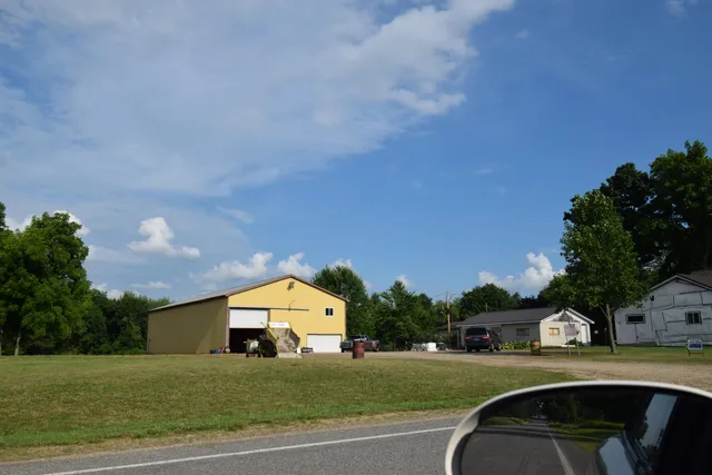 $379,900 | 71627 County Road 681, Lawrence, MI 49064