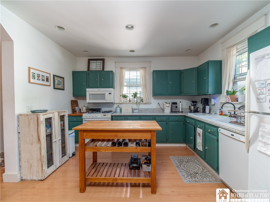 740 Deer Street Dunkirk, NY 14048 - Photo 3 of 16