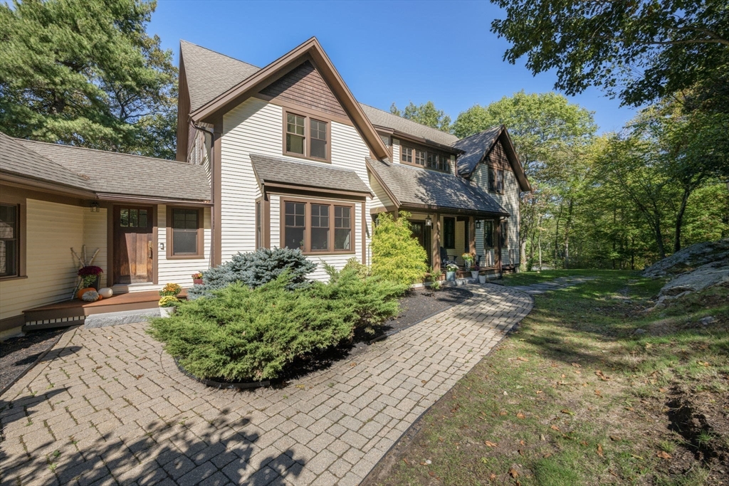 250 Meadowbrook Road Dedham, MA 02026 - Photo 3 of 41