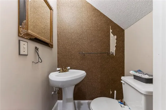 $310,000 | 303 Porter Drive, Smithville, MO 64089