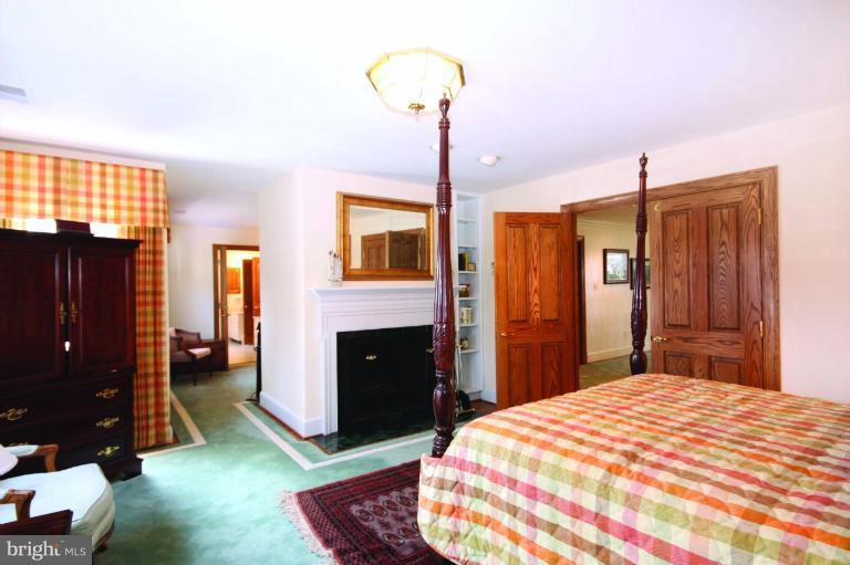 731 Seneca Road Great Falls, VA 22066 - Photo 22 of 30 Bedroom (Master)
