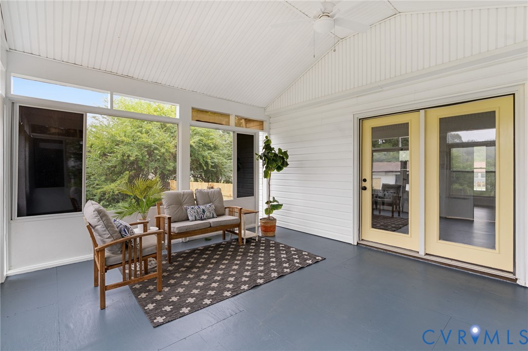 11345 Walton Lake Road Disputanta, VA 23842 - Photo 30 of 37 a living room with furniture and a window