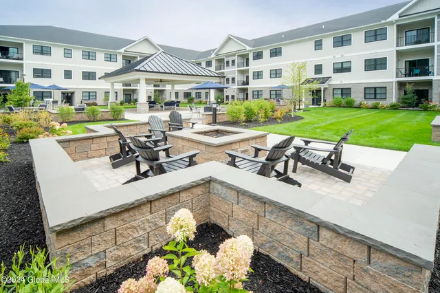 $1,850 | 28 Everett Rd Extension, Colonie, NY 12205