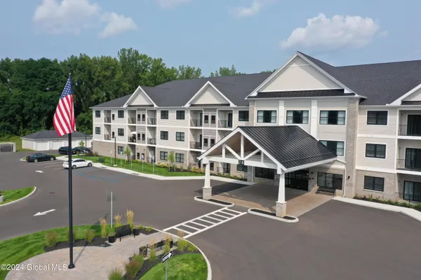 $1,850 | 28 Everett Rd Extension, Colonie, NY 12205