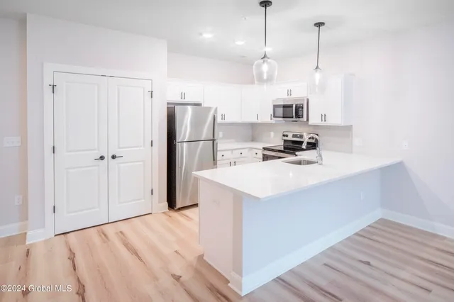 $1,850 | 28 Everett Rd Extension, Colonie, NY 12205