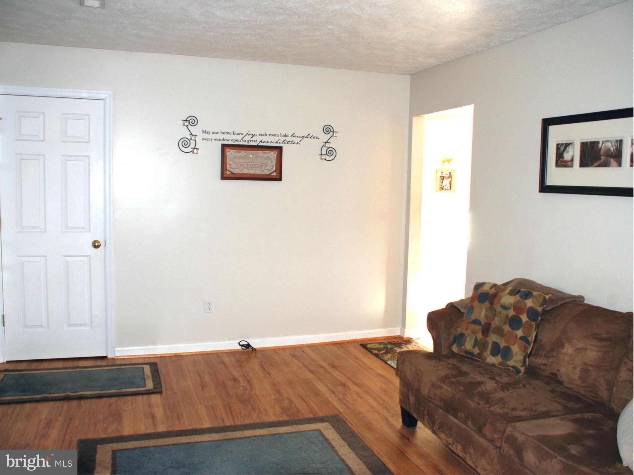 4102 Novum Road Reva, VA 22735 - Photo 4 of 22 Living Room