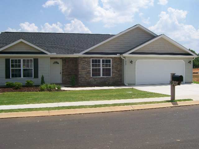 268 Sleepy River Road Simpsonville, SC 29681 - Photo 1 of 10 Gallery Image 1