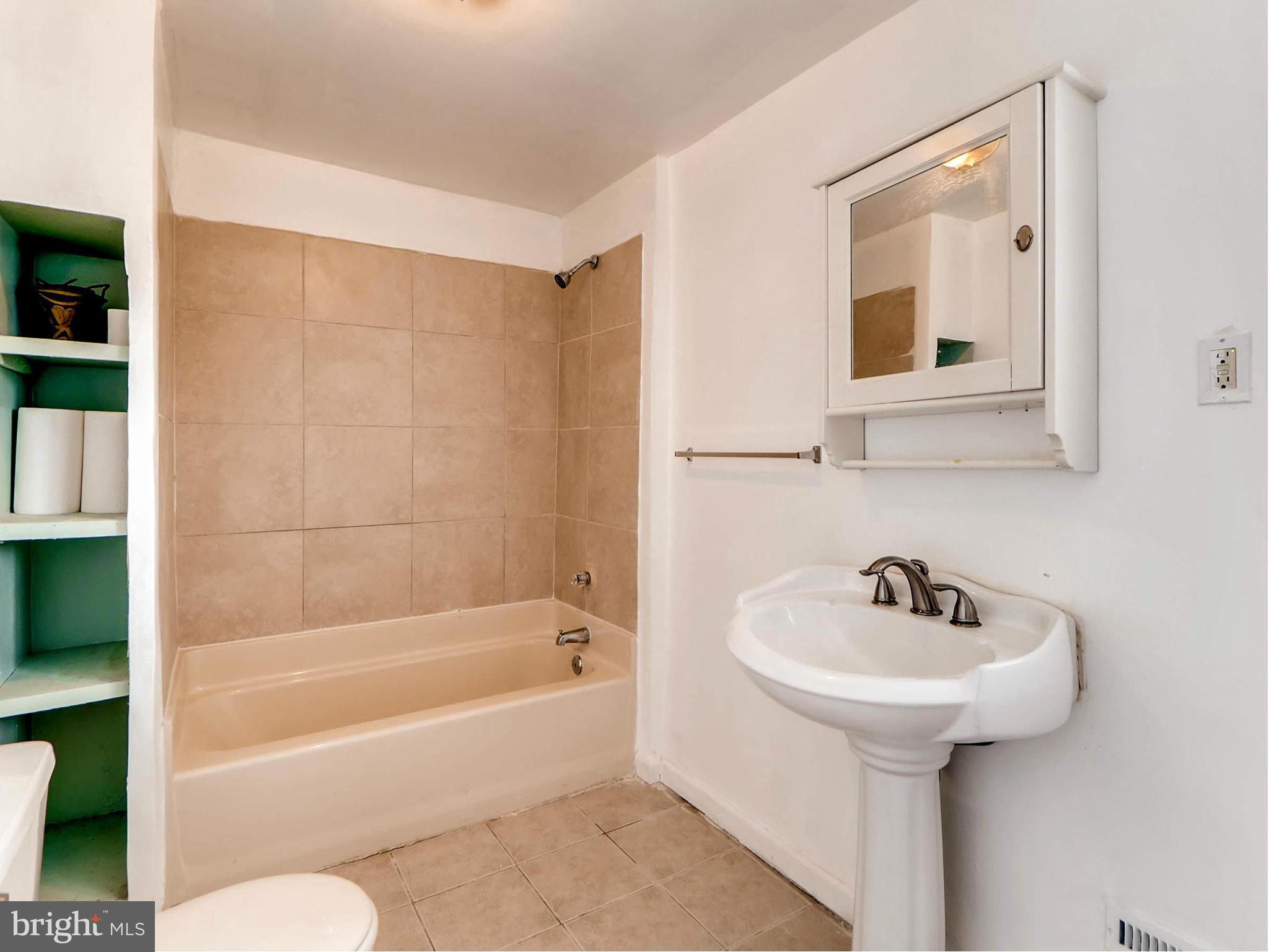 7312 Windsor Mill Road Baltimore, MD 21244 - Photo 20 of 26 Bath