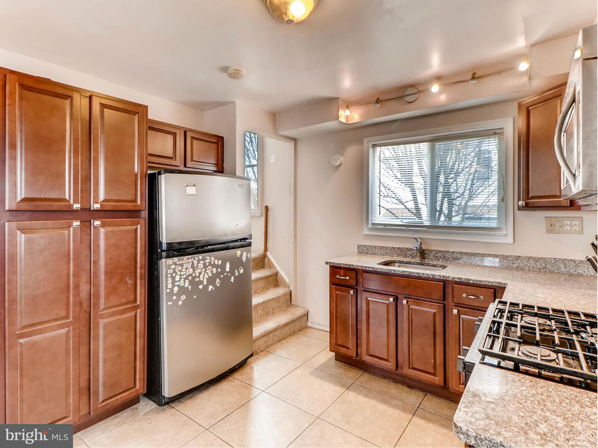 7312 Windsor Mill Road Baltimore, MD 21244 - Photo 4 of 26 Kitchen