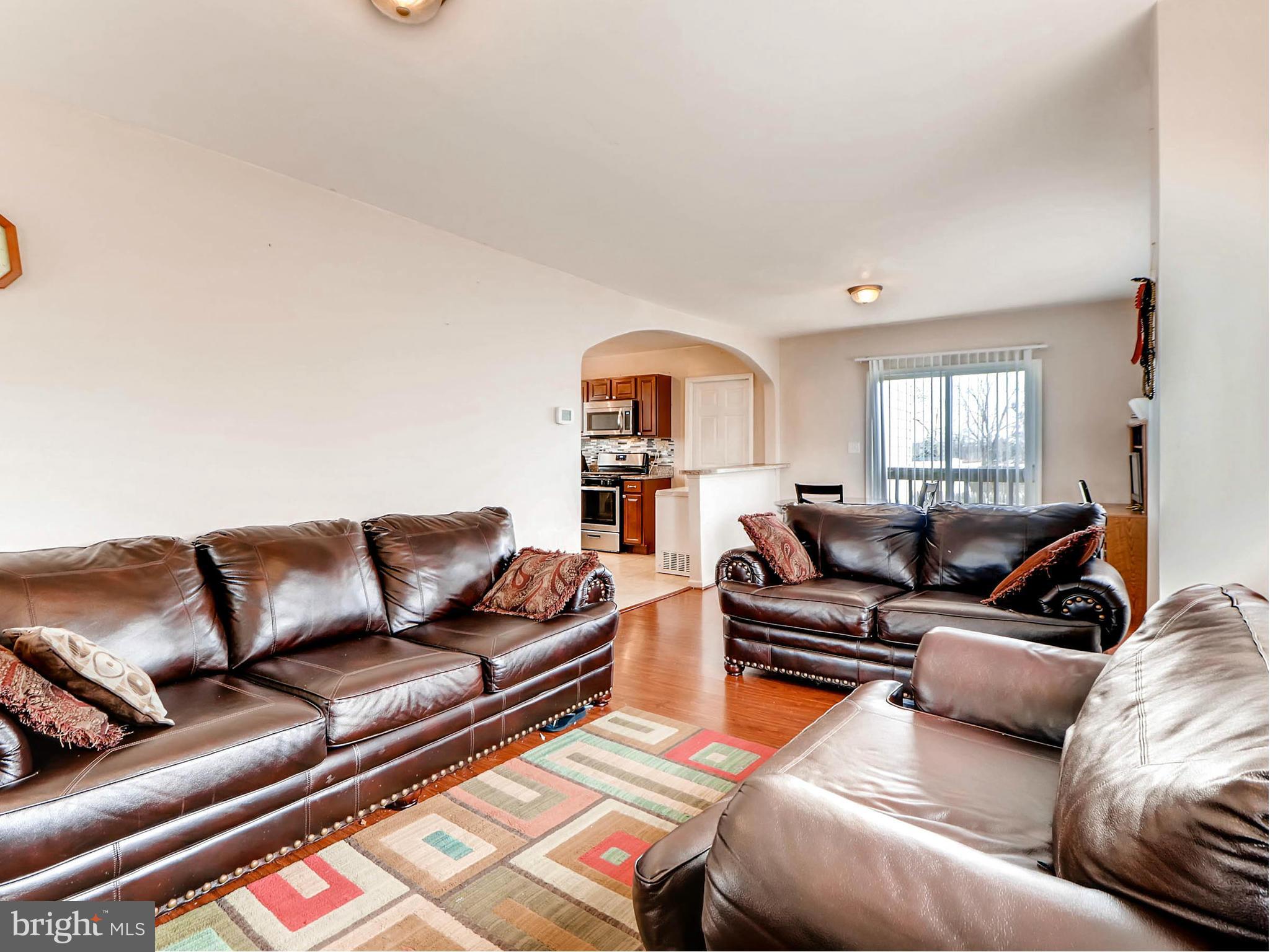 7312 Windsor Mill Road Baltimore, MD 21244 - Photo 8 of 26 Living Room