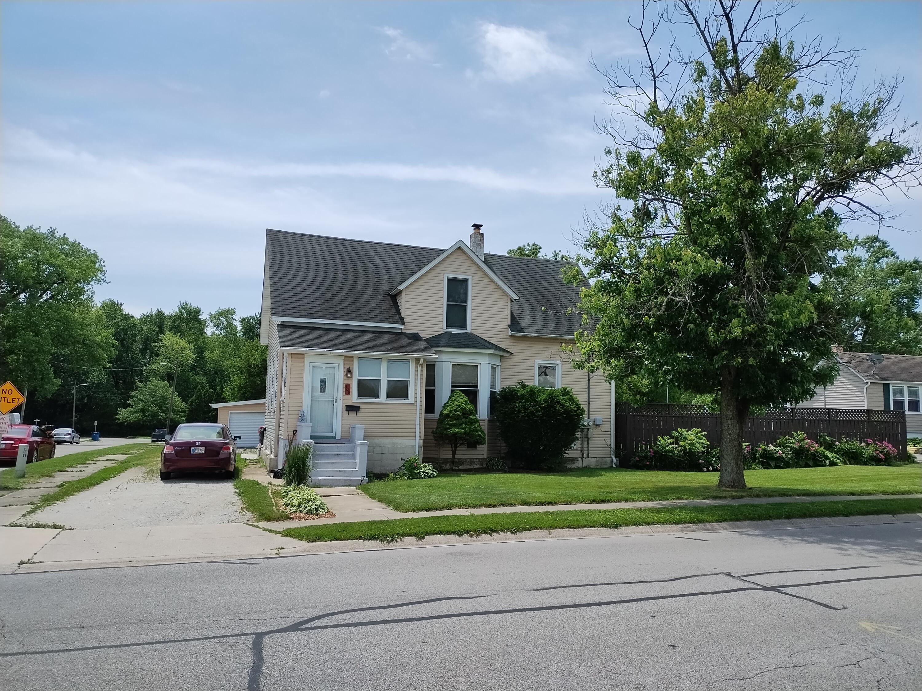 409 West Walnut Street Crown Point, IN 46307 - Photo 1 of 42 3000x2250