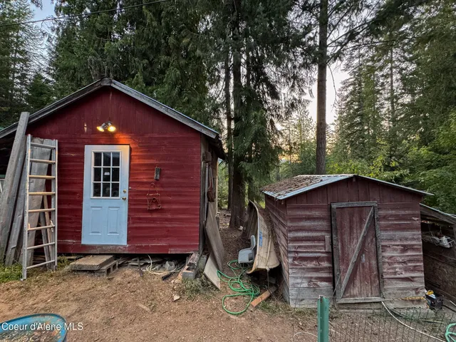 $450,000 | 2058 Southside School Road, Cocolalla, ID 83813
