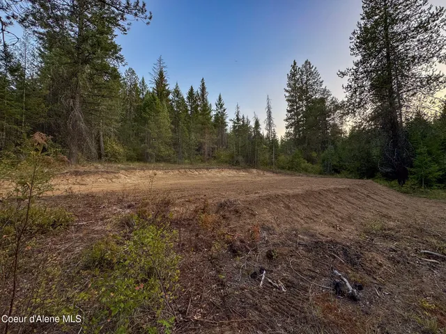 $450,000 | 2058 Southside School Road, Cocolalla, ID 83813