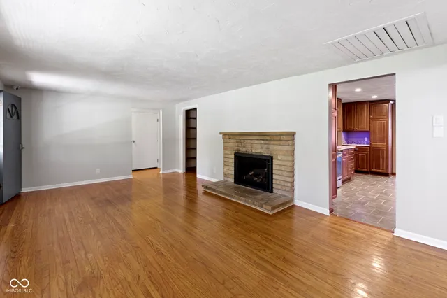 $480,000 | 11994 Greenfield Road, Zionsville, IN 46077