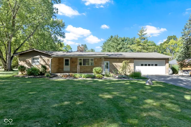 $480,000 | 11994 Greenfield Road, Zionsville, IN 46077
