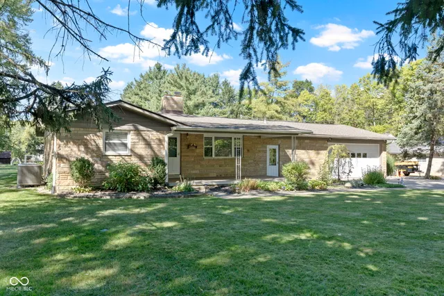 $480,000 | 11994 Greenfield Road, Zionsville, IN 46077