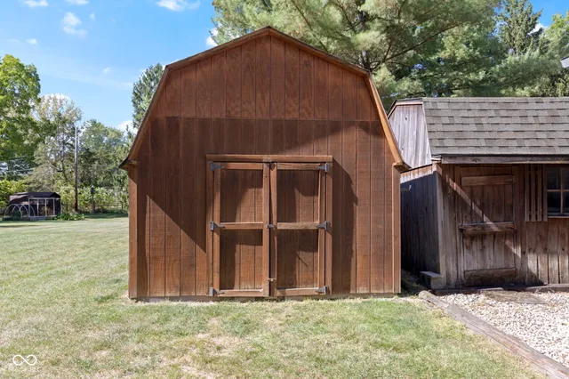 $480,000 | 11994 Greenfield Road, Zionsville, IN 46077