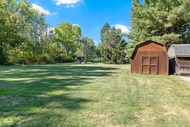 $480,000 | 11994 Greenfield Road, Zionsville, IN 46077