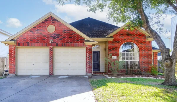 $2,200 | 5822 Carta Valley Lane, Richmond, TX 77469