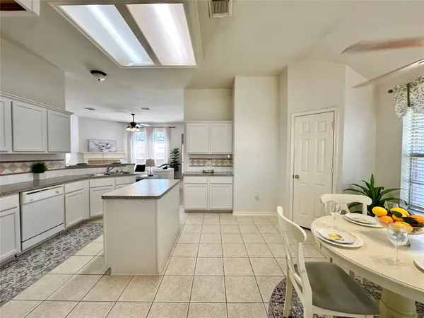 $2,200 | 5822 Carta Valley Lane, Richmond, TX 77469