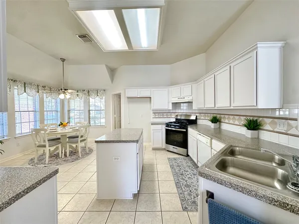 $2,200 | 5822 Carta Valley Lane, Richmond, TX 77469