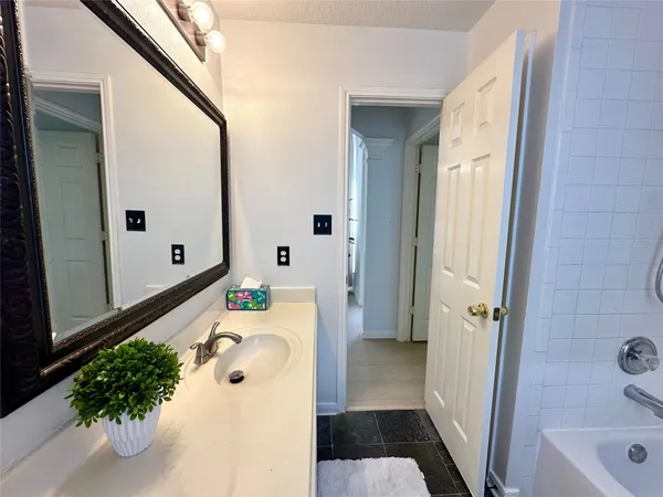 $2,200 | 5822 Carta Valley Lane, Richmond, TX 77469