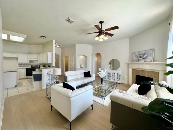 $2,200 | 5822 Carta Valley Lane, Richmond, TX 77469