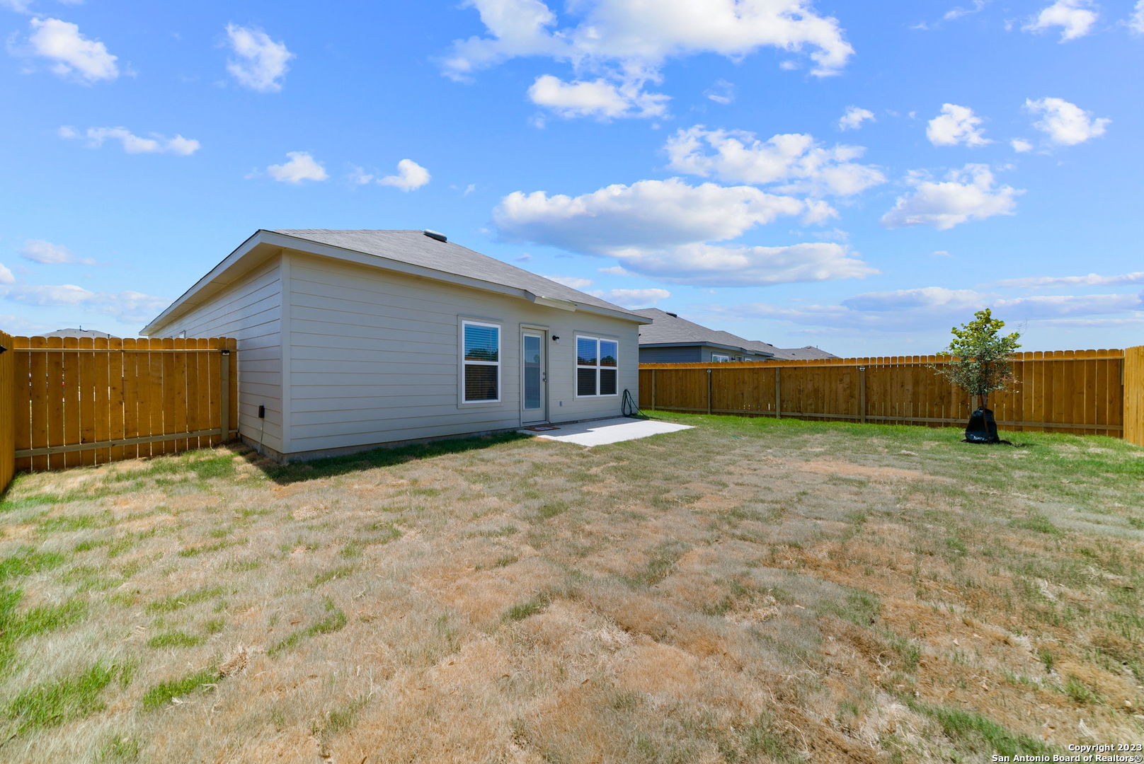10107 Abrams View Converse, TX 78109 - Photo 24 of 25 a backyard of a house