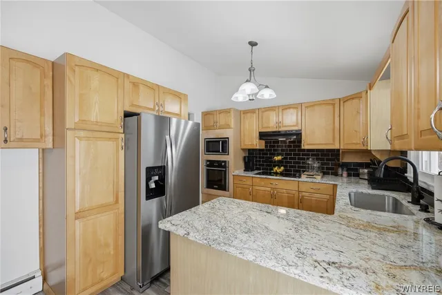 $449,900 | 427 Cherry Lane, Lewiston, NY 14092