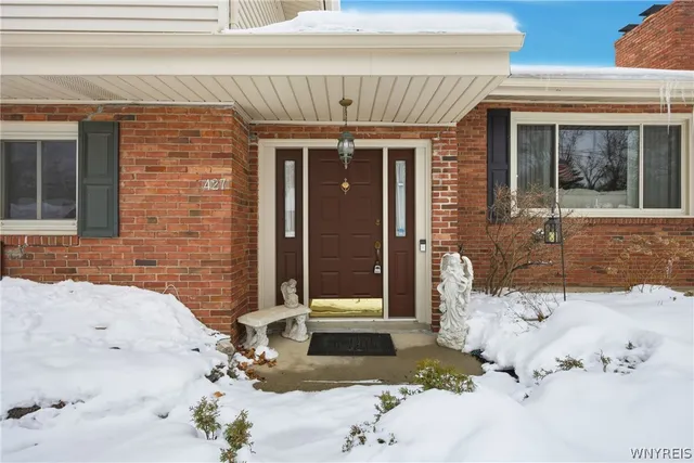 $449,900 | 427 Cherry Lane, Lewiston, NY 14092