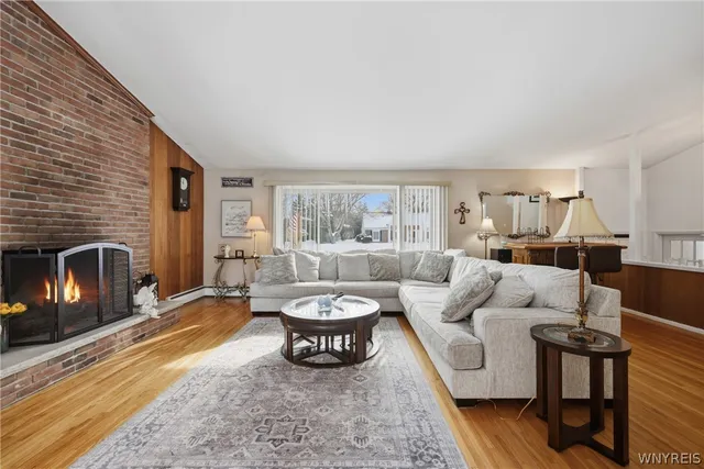 $449,900 | 427 Cherry Lane, Lewiston, NY 14092