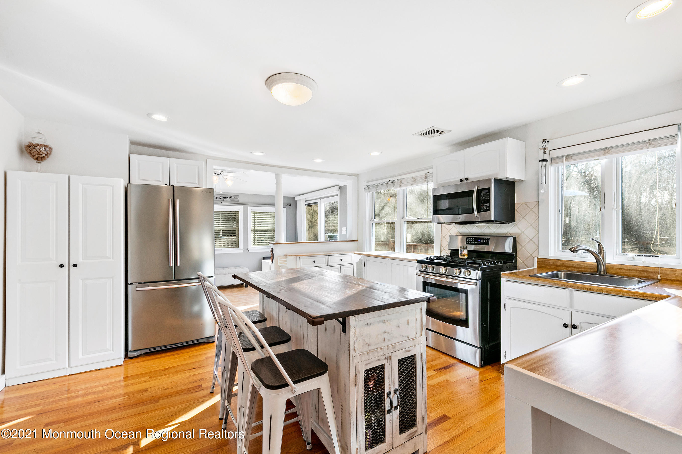257 Heyers Mill Road Colts Neck, NJ 07722 - Photo 7 of 48 257HeyersOnline-14