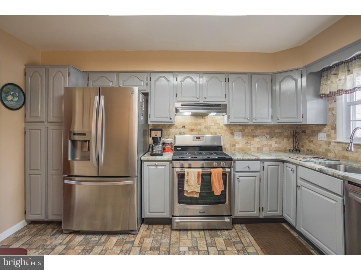 114 Pocasset Road Philadelphia, PA 19115 - Photo 11 of 25 Kitchen