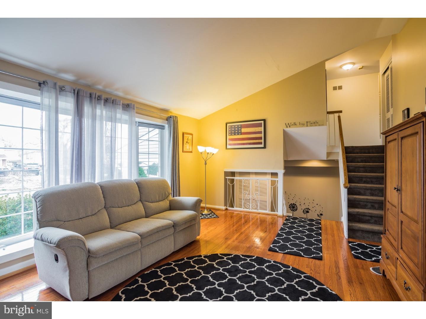 114 Pocasset Road Philadelphia, PA 19115 - Photo 6 of 25 Living Room