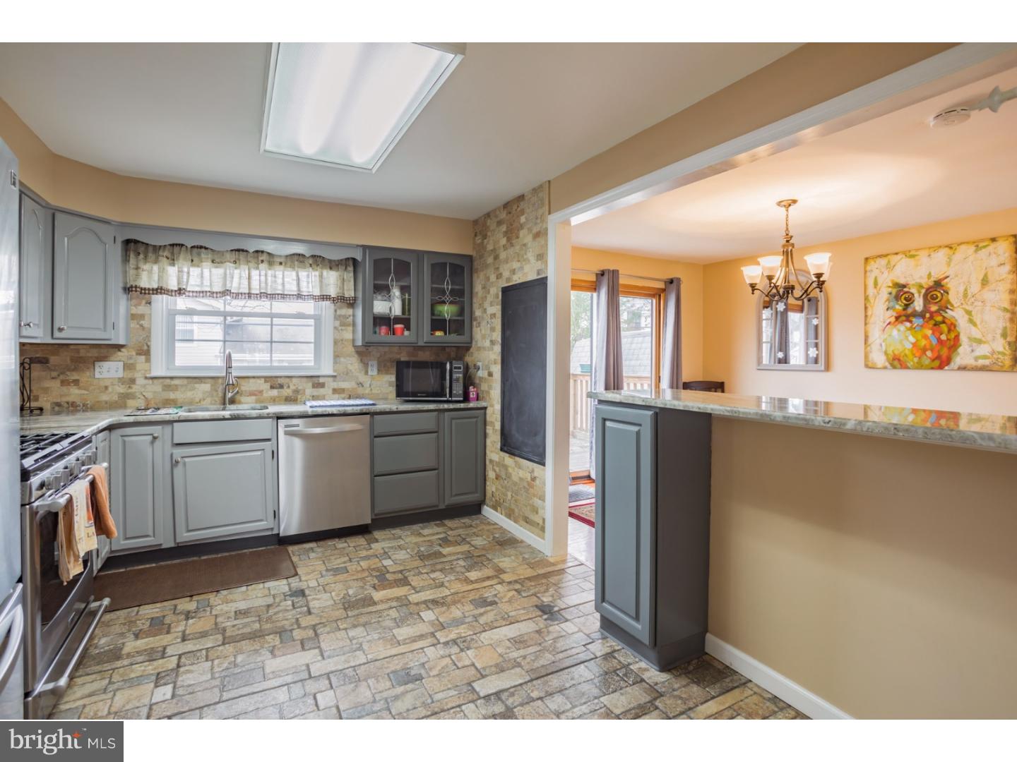 114 Pocasset Road Philadelphia, PA 19115 - Photo 9 of 25 Kitchen