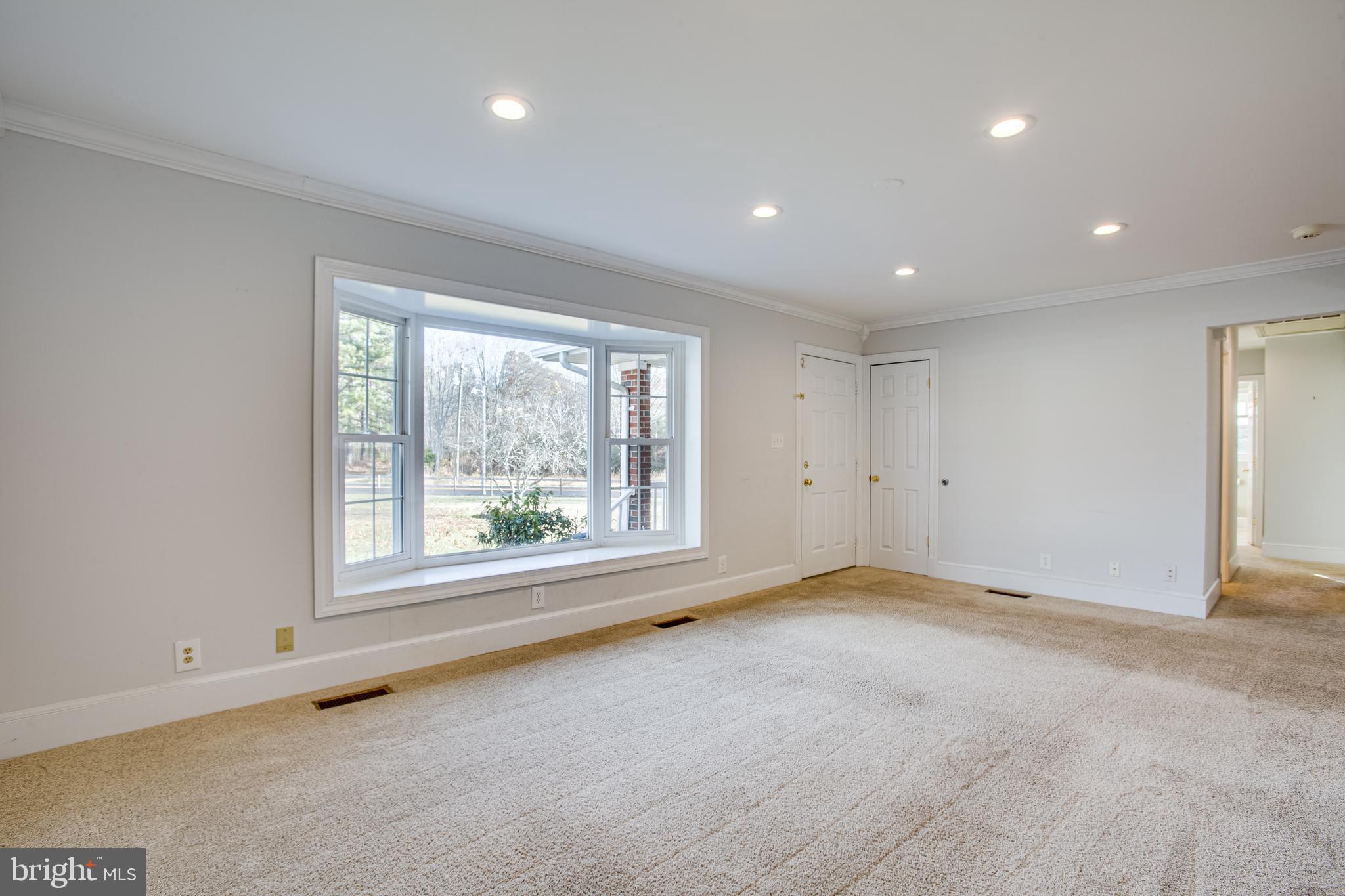 473 Spotted Tavern Road Fredericksburg, VA 22406 - Photo 17 of 72 Living room