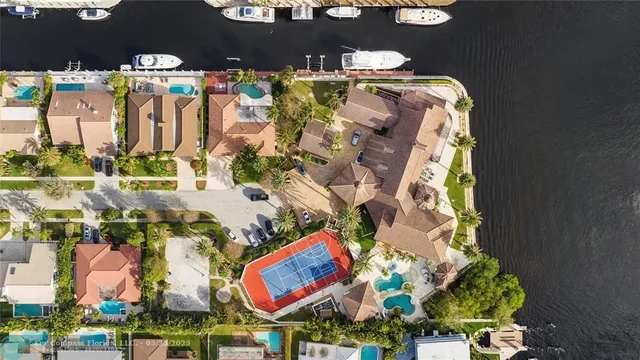 a view of a tennis court