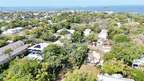 $375,000 | 290 Orange Street, Palm Harbor, FL 34683