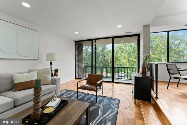 $200,000 | 2114 Bonnywood Lane, Unit 201, Silver Spring, MD 20902