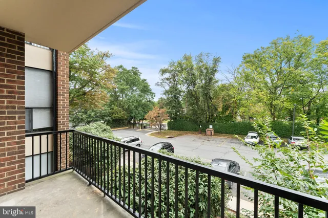 $200,000 | 2114 Bonnywood Lane, Unit 201, Silver Spring, MD 20902