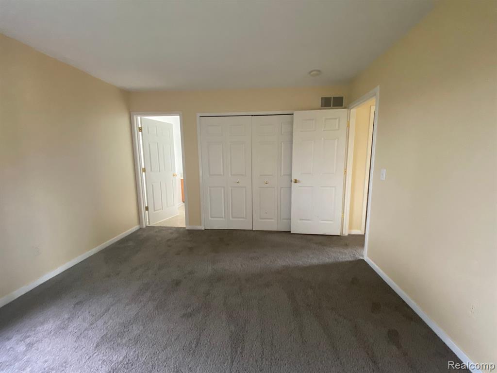 215 Oak Ridge Drive Pontiac, MI 48341 - Photo 13 of 20