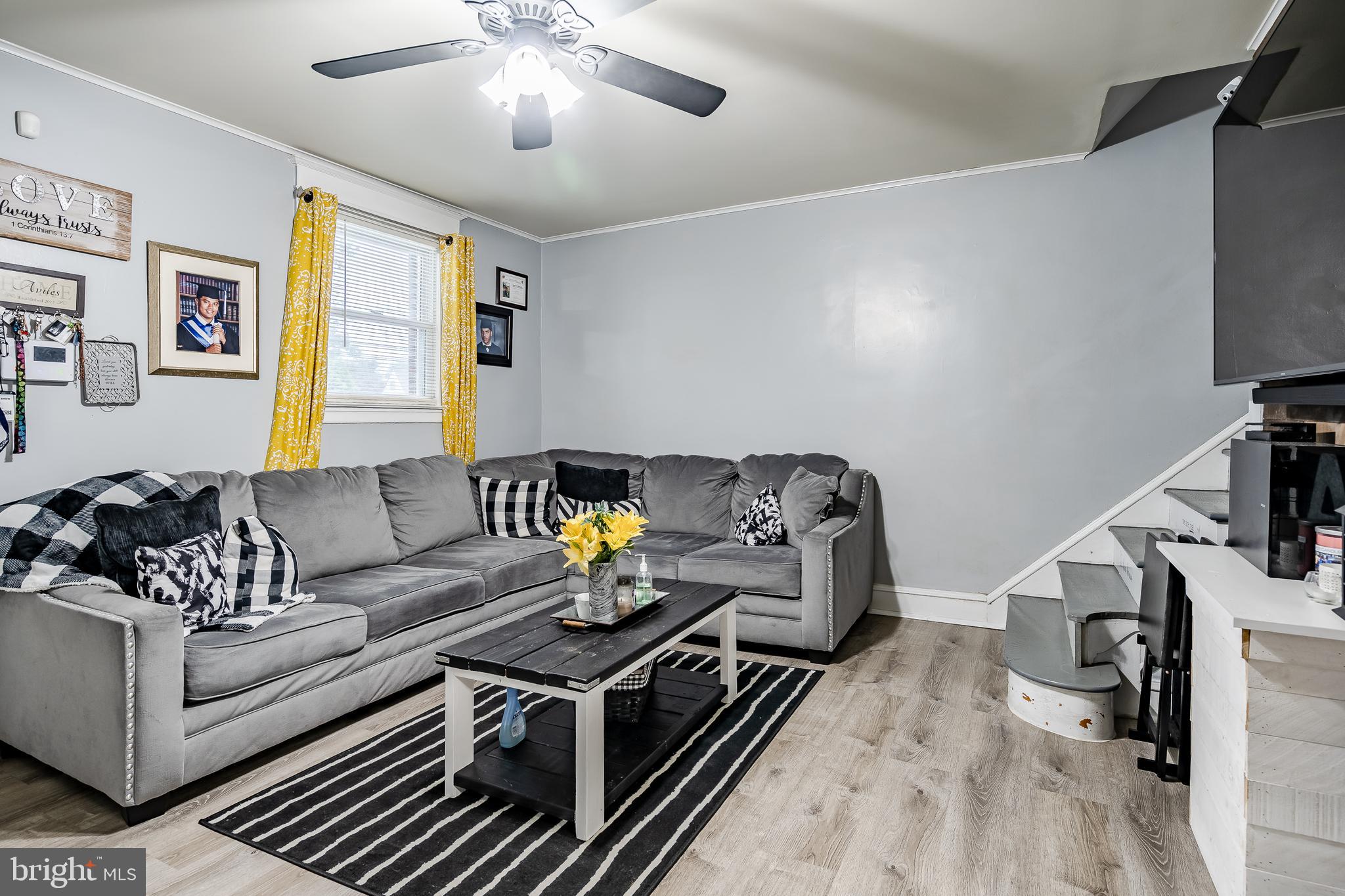 912 Rowland Avenue Cheltenham, PA 19012 - Photo 3 of 40
