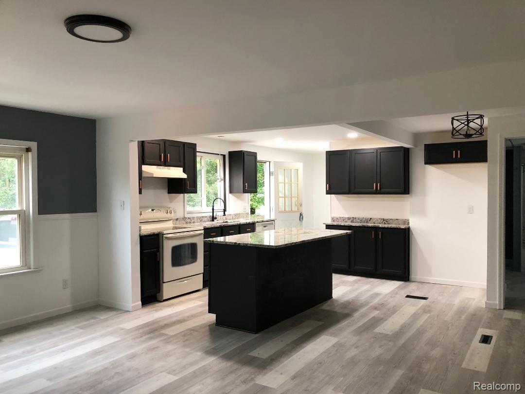 2310 South Summers Road Imlay City, MI 48444 - Photo 7 of 43 34.jpg