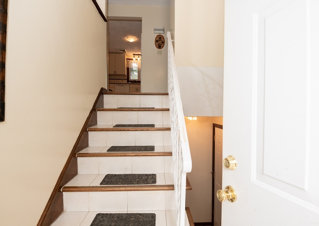8 Patrick Circle Stoneham, MA 02180 - Photo 4 of 35