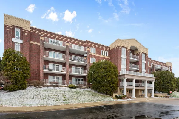 $315,000 | 7091 West Touhy Avenue, Unit 505, Niles, IL 60714