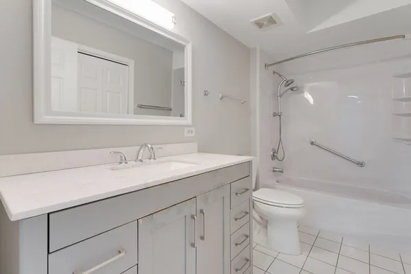 $315,000 | 7091 West Touhy Avenue, Unit 505, Niles, IL 60714