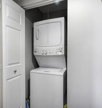 $315,000 | 7091 West Touhy Avenue, Unit 505, Niles, IL 60714