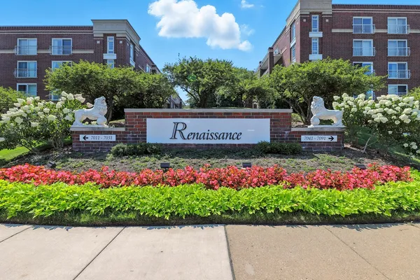 $315,000 | 7091 West Touhy Avenue, Unit 505, Niles, IL 60714